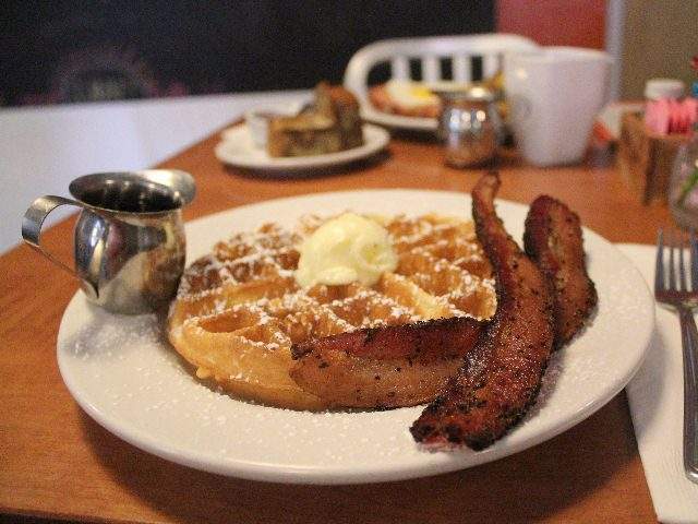 30 Arizona restaurants featured on 'Diners, Drive-ins and Dives'