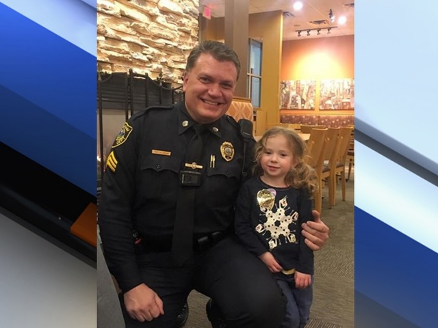 Police officer dines with 4-year-old girl in Hingham, Massachusetts