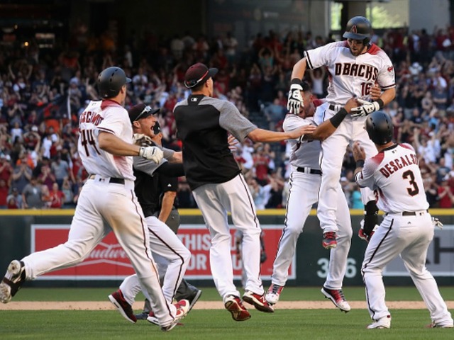 VIDEO: Arizona Diamondbacks rally to beat Giants in 9th inning on Opening Day
