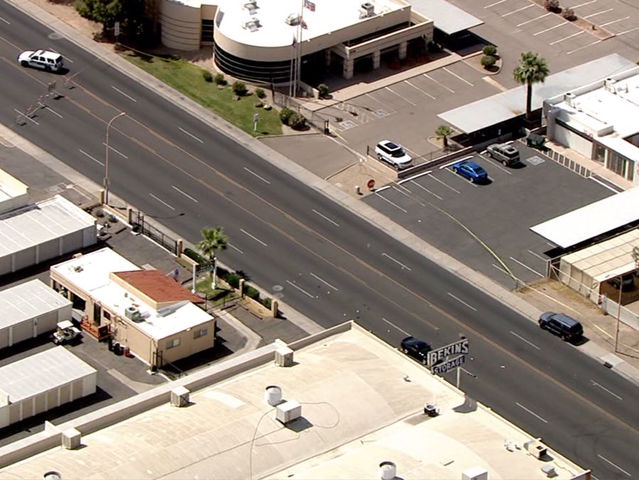 Police: Phoenix intersection closed for serious car crash involving pedestrian