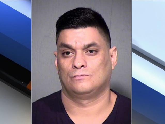 PD: Phoenix man texts photos of himself urinating in ex-girlfriend's car