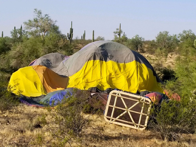 Officials: Hot air balloon crashes in Peoria