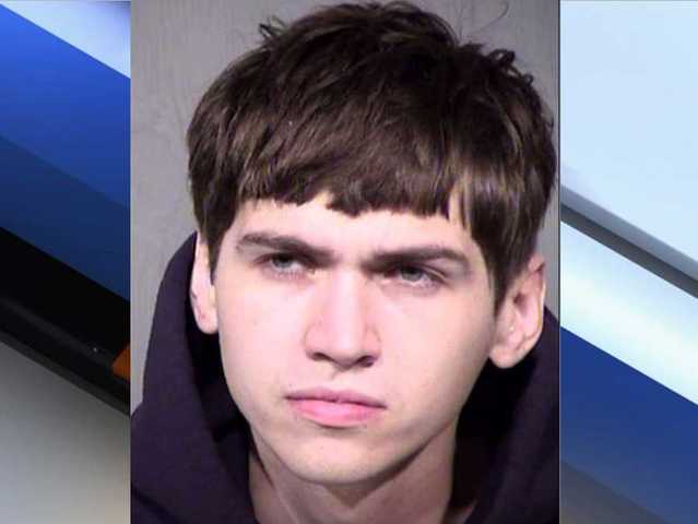 PD: Good Samaritan becomes victim of armed carjacker in Glendale