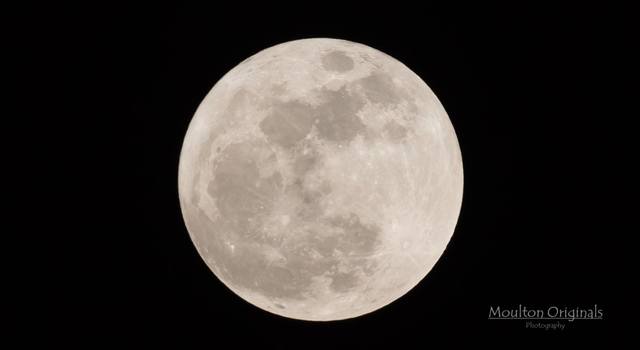 PHOTOS: Supermoon rises on first night of 2018
