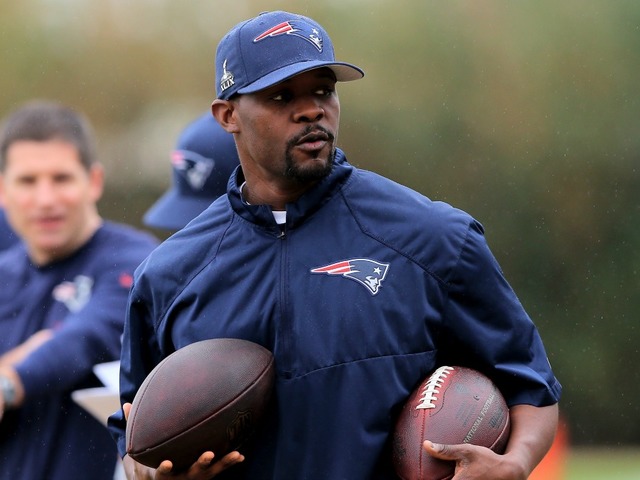 Report: Patriots assistant Brian Flores 'very much in play' to become Cardinals' head coach