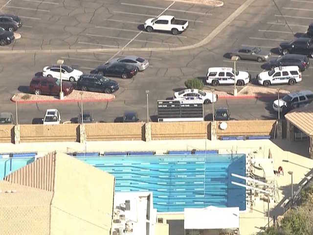 Police: Two detained after bank robbery in Phoenix