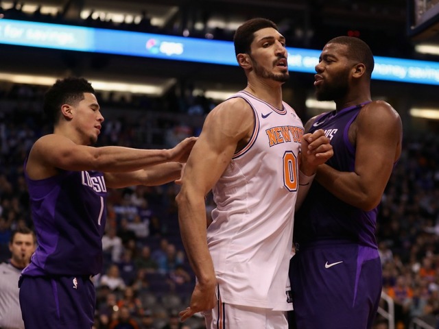 Suns, Knicks players exchange words on Twitter after heated game