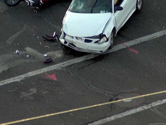 PD: Motorcyclist killed in west Phoenix crash, investigation underway