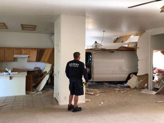 Car crashes into house near Higley/Warner in Gilbert