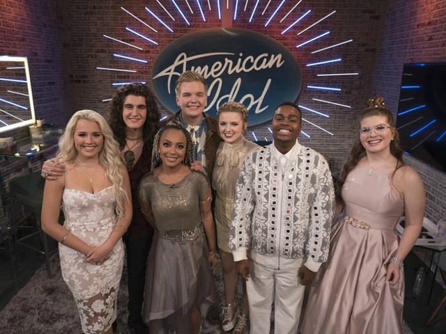 From Top 7 to Top 5: See the two 'American Idol' hopefuls sent home