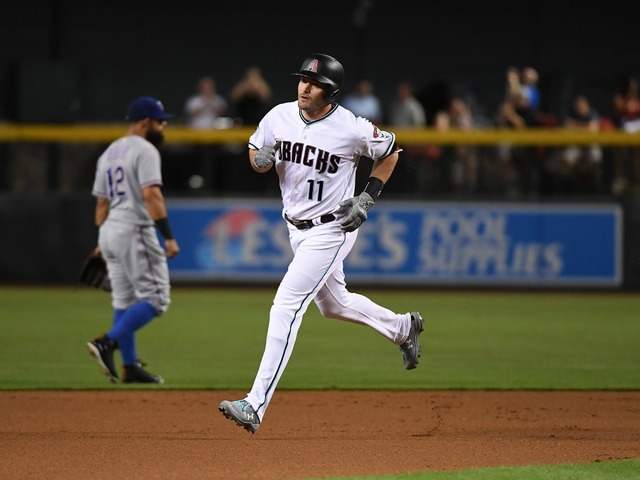 Diamondbacks win, take back division lead from Dodgers
