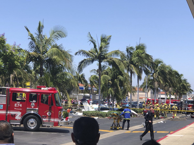 5 killed when small plane crashes in California parking lot