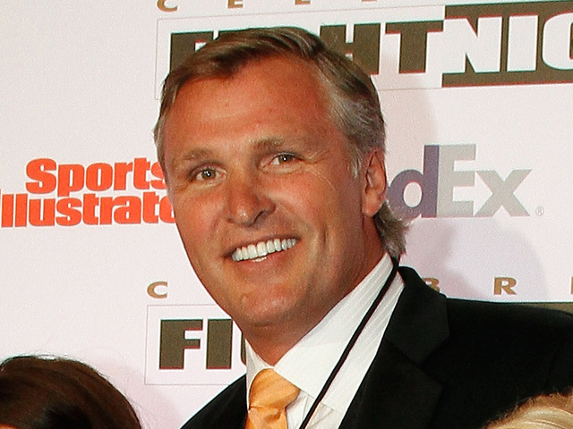 Former Phoenix Suns star, current Suns analyst Tom Chambers charged in bar assault