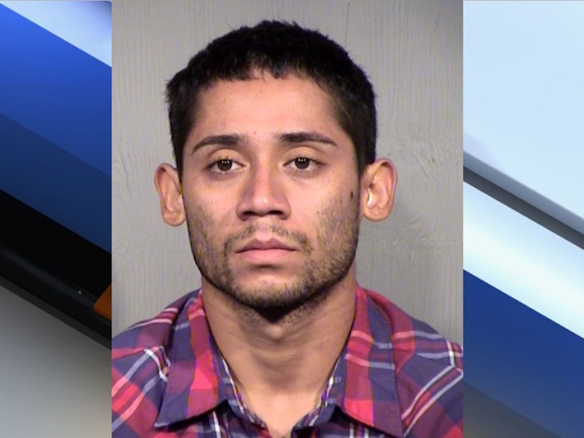 Naked man exposes himself to children at Phoenix apartment, police say