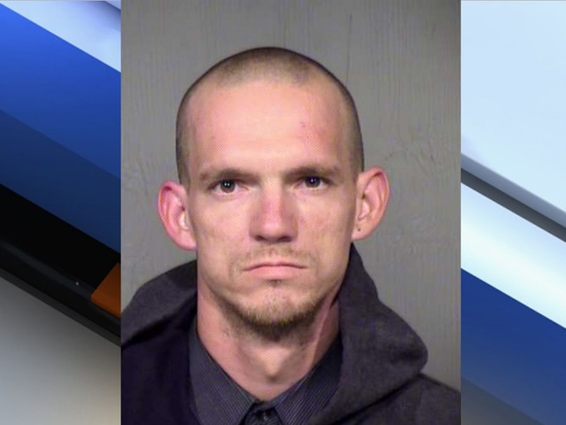 PD: Robber runs across SR-51 to evade Phoenix police