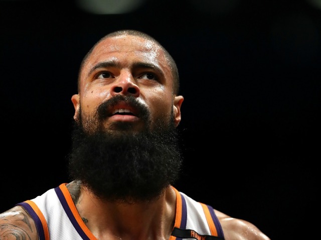 Report: Suns to buy out veteran center Tyson Chandler
