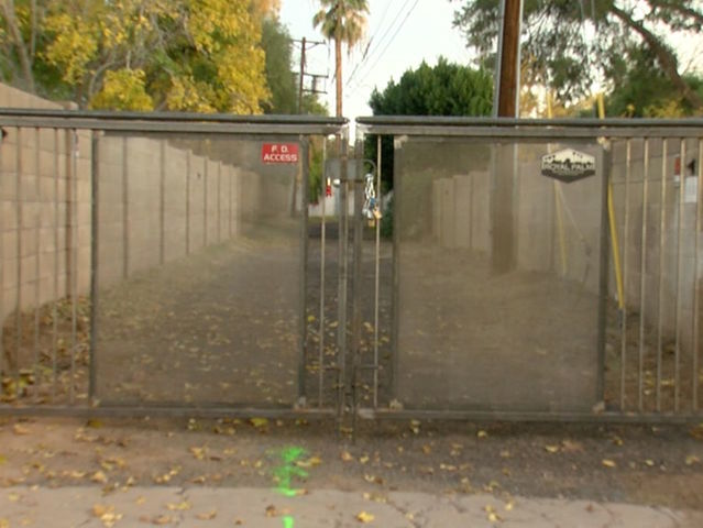 Phoenix neighborhood begins pilot program to close alleyways